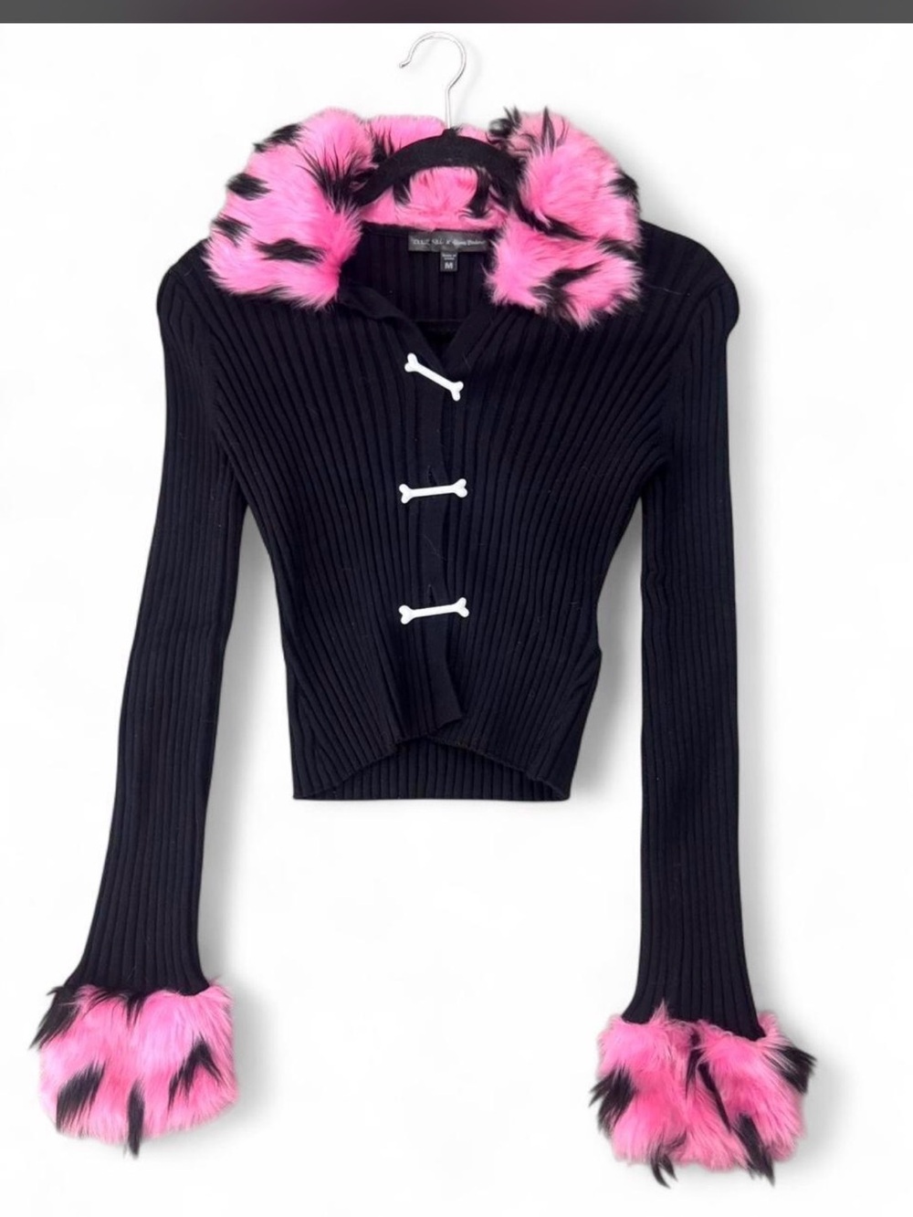 PRIMAL INSTINCTS CROPPED CARDIGAN

DOLLS KILL X HANNA BARBERA